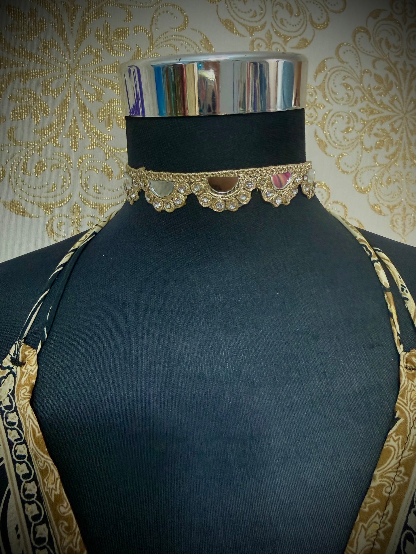 *Collar espejo