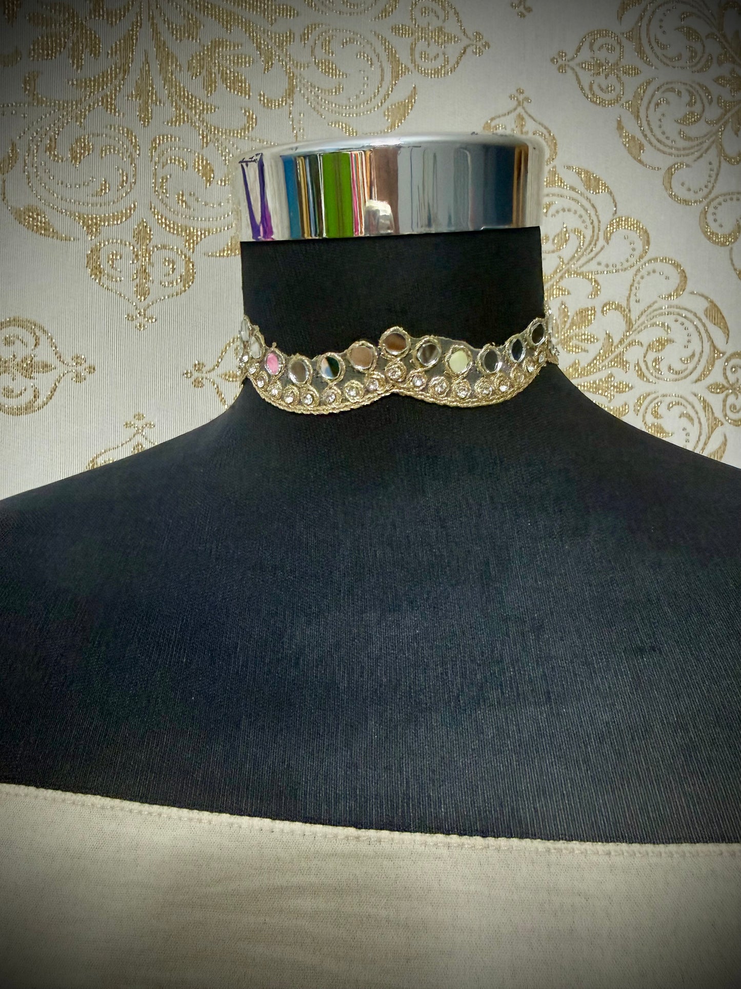 *Collar espejo
