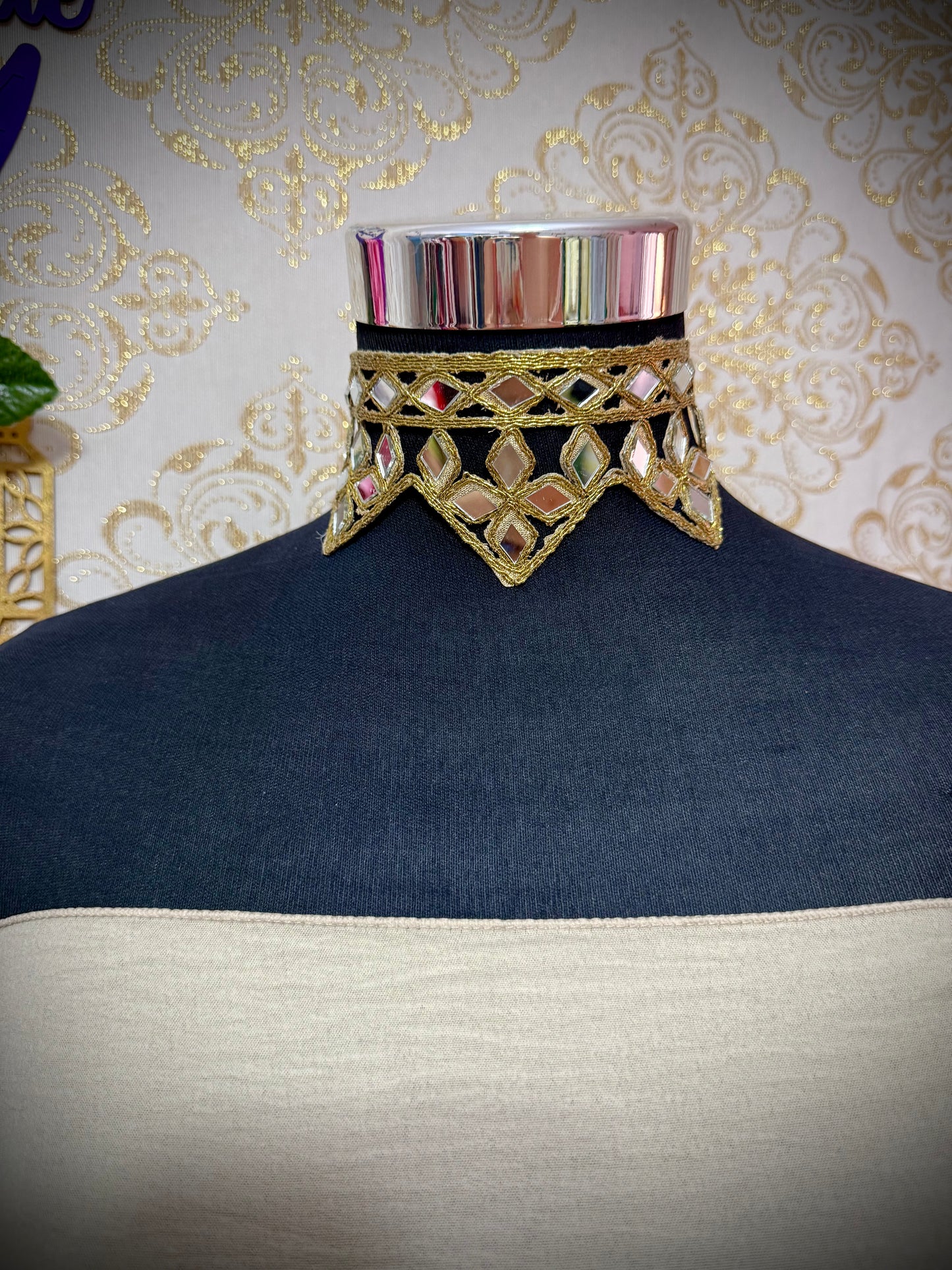 *Collar espejo