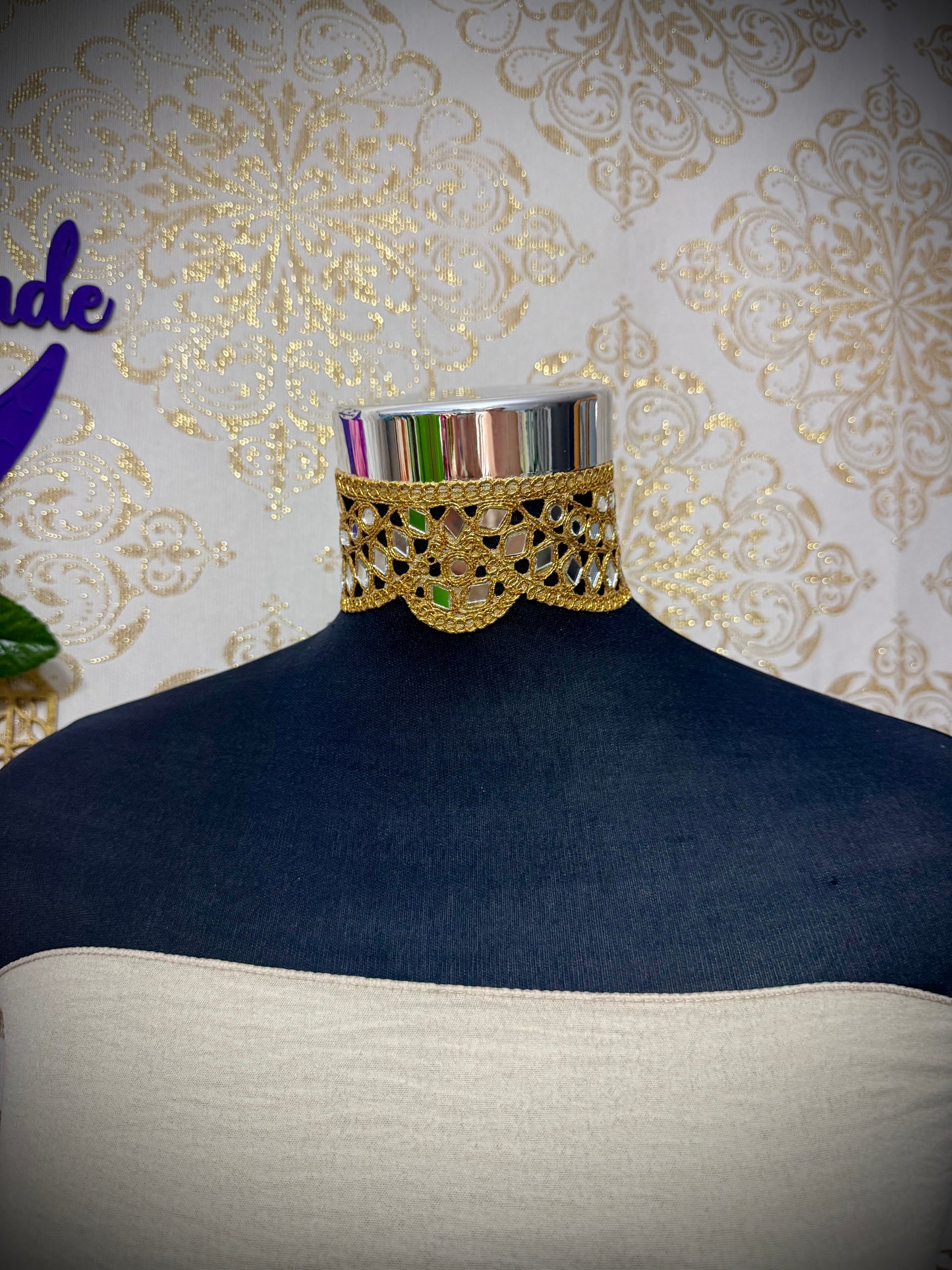 *Collar espejo