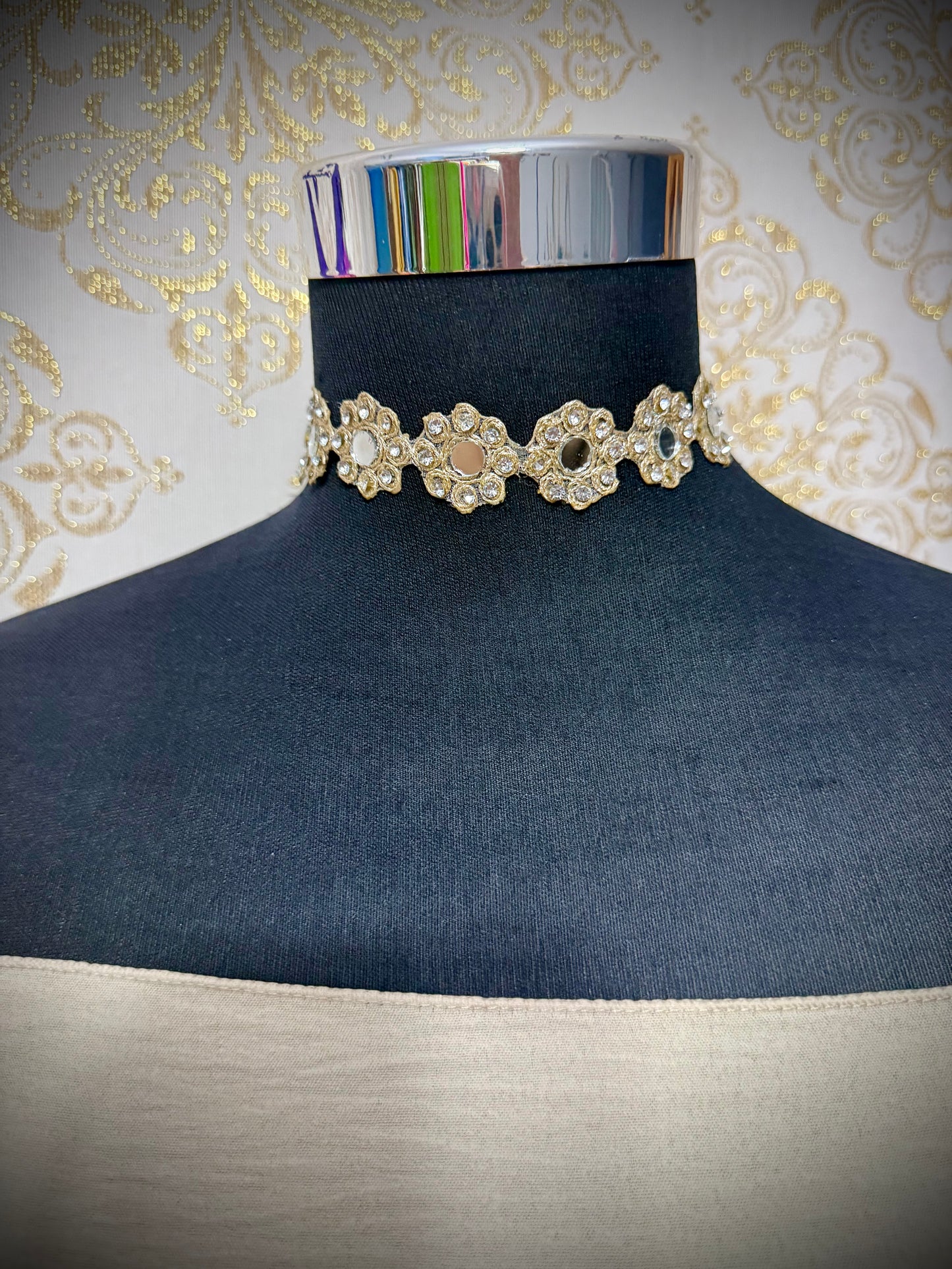 *Collar espejo