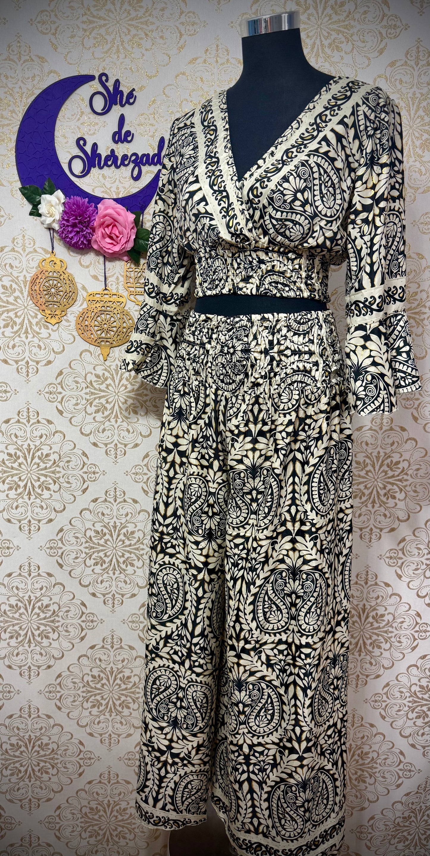 *Conjunto India