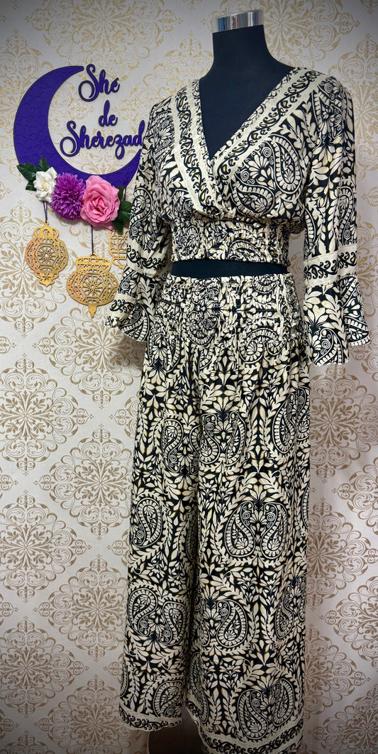 *Conjunto India