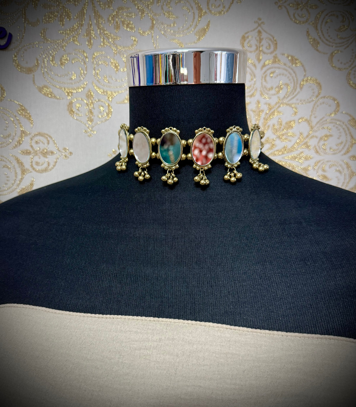 *Collar espejo