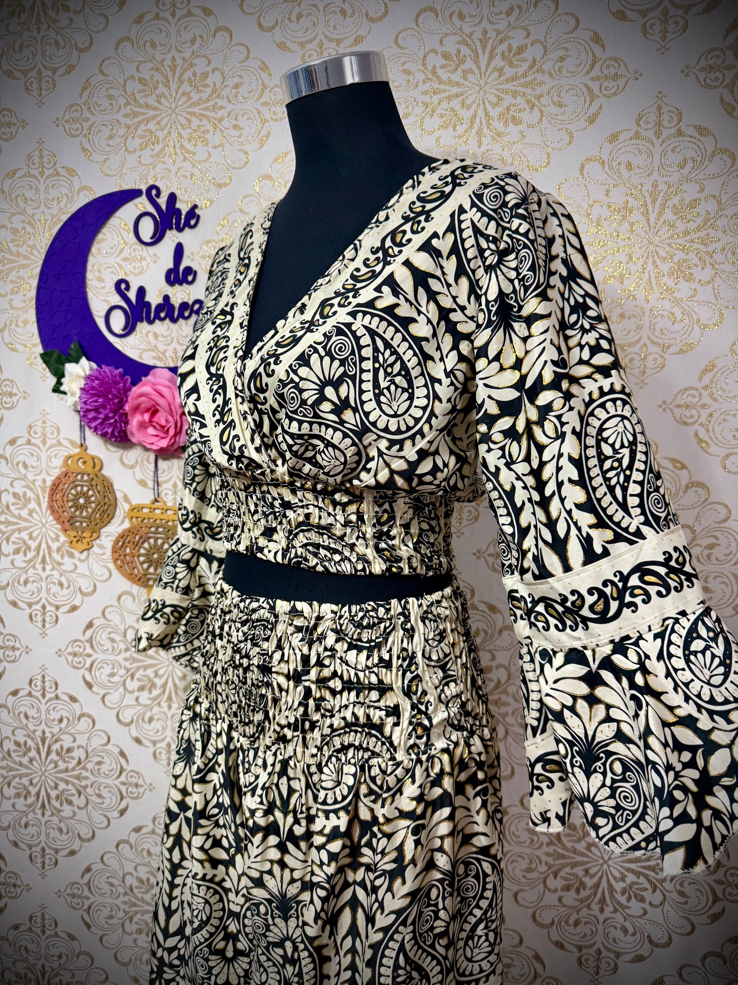 *Conjunto India